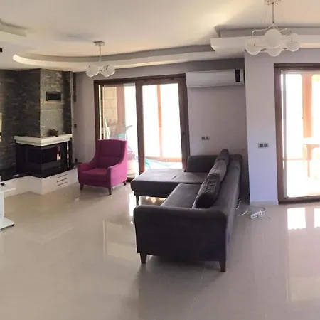 Alacatı Müstakil Havuzlu