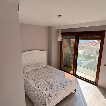 Alacatı Müstakil Havuzlu * Çeşme