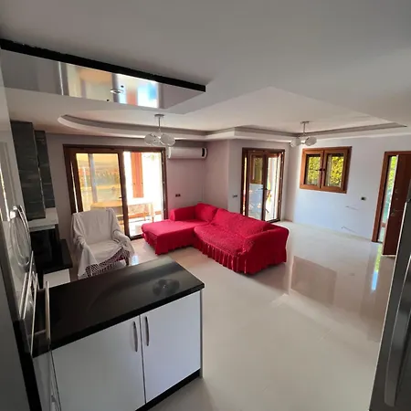 Alacatı Müstakil Havuzlu